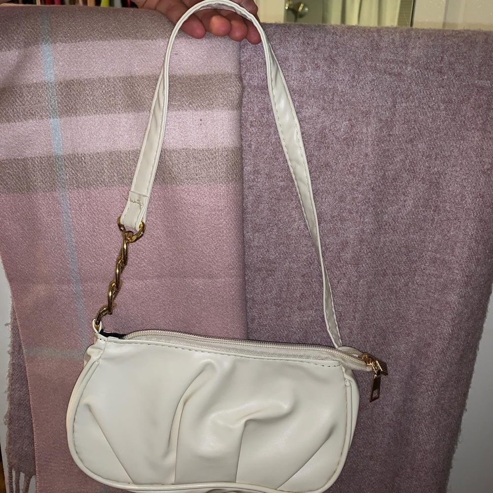 Baguette shoulder bag